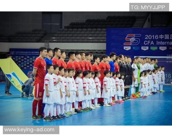 中国女明星与足球明星首次见面激动不已瞬间引发热议与关注