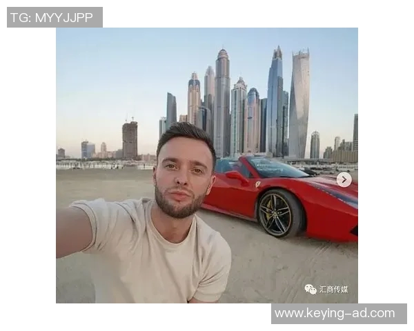 国外足球明星街头互动视频引发粉丝热议展现亲民魅力与真实生活